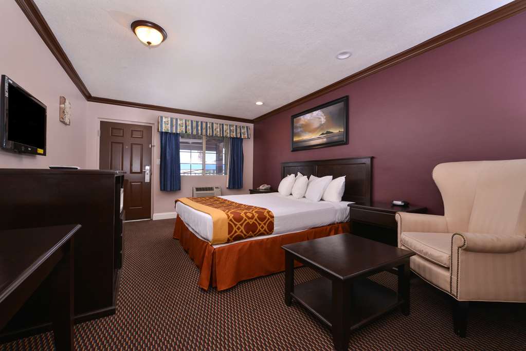 Americas Best Value Inn Corona Quarto foto