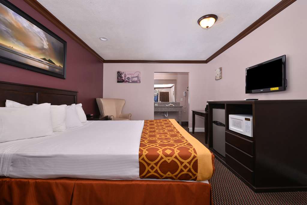Americas Best Value Inn Corona Quarto foto