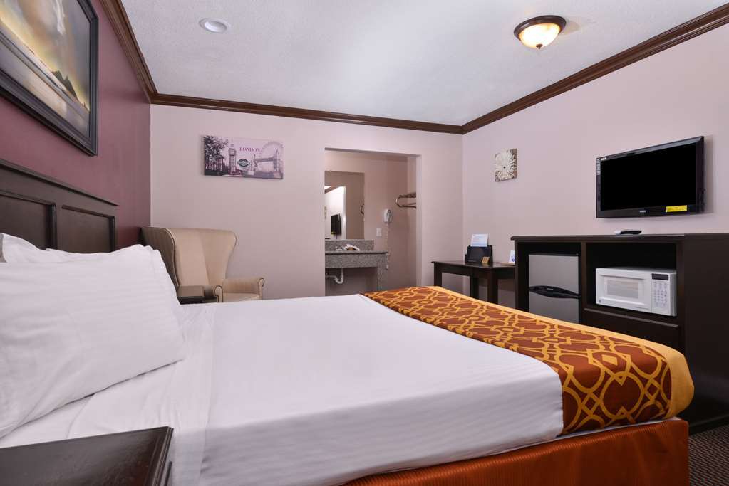 Americas Best Value Inn Corona Quarto foto