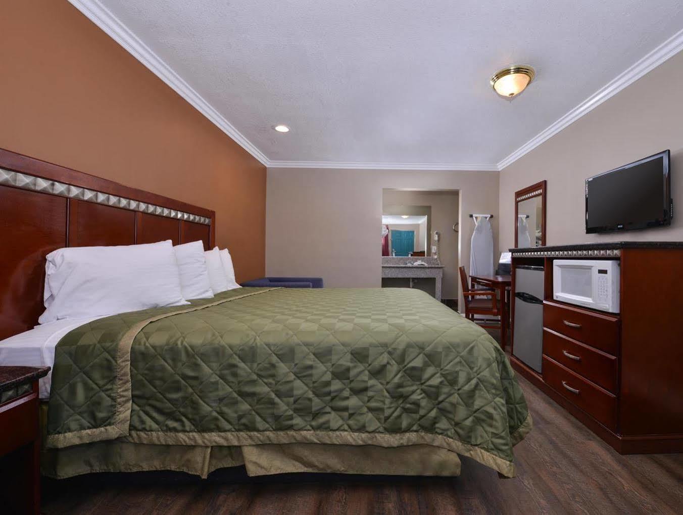 Americas Best Value Inn Corona Exterior foto